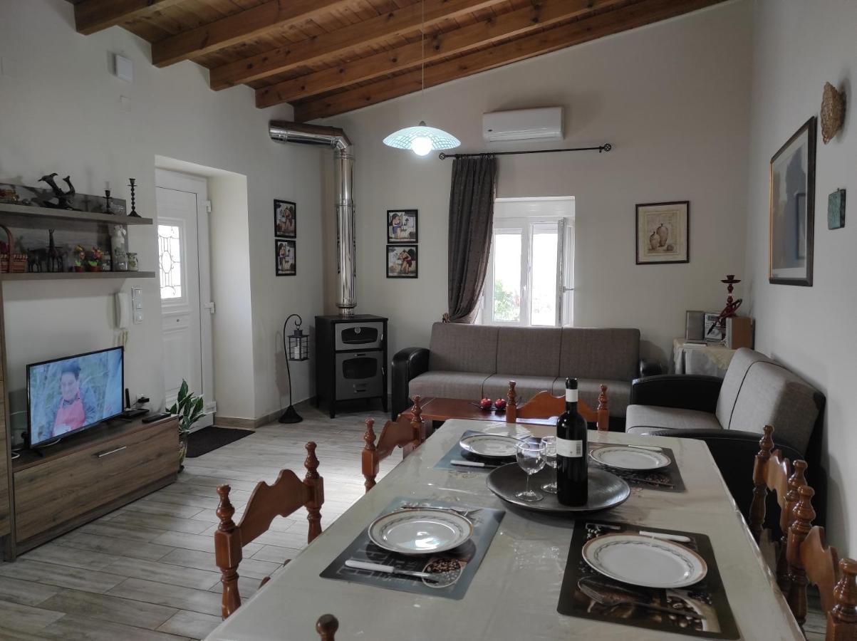 Asterousia Sternes